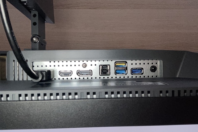 Philips Evnia 32M2N6800M/00 monitorteszt – Fényességed ragyogjon ránk