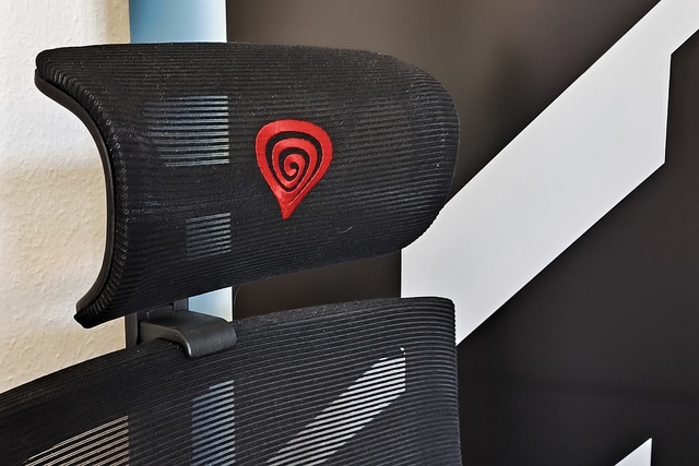 Genesis Astat 700 G2 székteszt