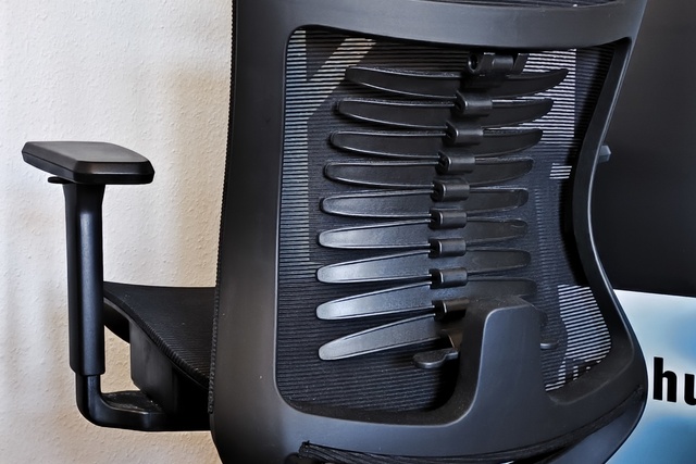 Genesis Astat 700 G2 székteszt