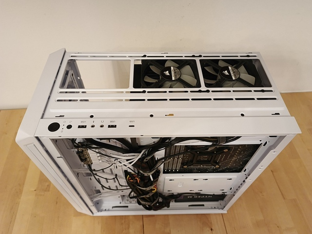 Endorfy Arx 700 White ARGB teszt – A hófehér paripa a herceg részére