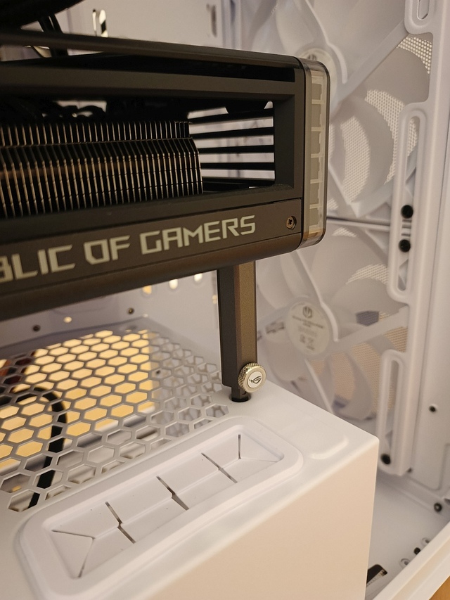 Endorfy Arx 700 White ARGB teszt – A hófehér paripa a herceg részére