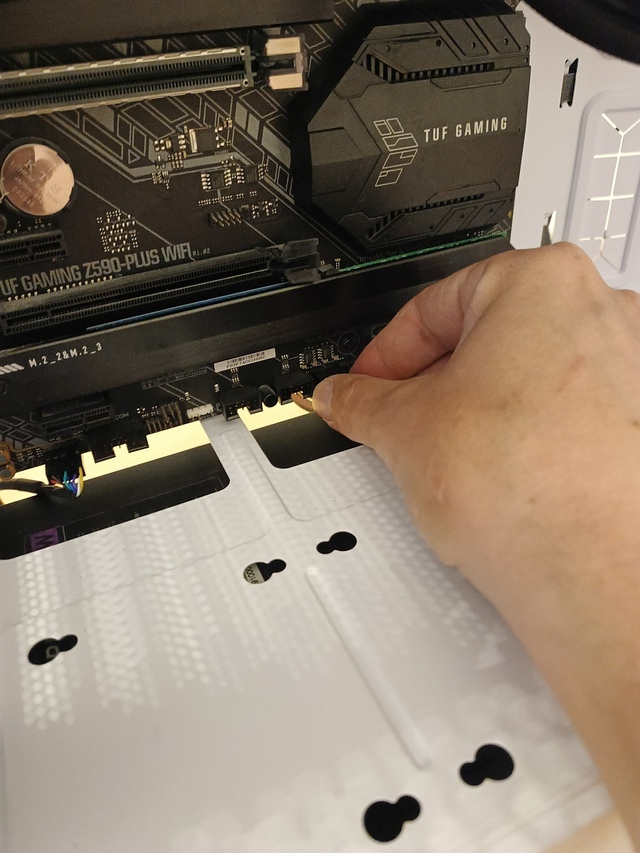 Endorfy Arx 700 White ARGB teszt – A hófehér paripa a herceg részére