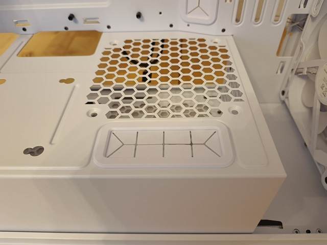 Endorfy Arx 700 White ARGB teszt – A hófehér paripa a herceg részére