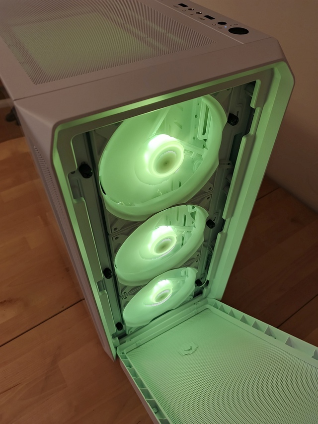 Endorfy Arx 700 White ARGB teszt – A hófehér paripa a herceg részére