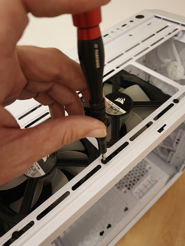 Endorfy Arx 700 White ARGB teszt – A hófehér paripa a herceg részére