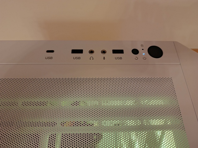 Endorfy Arx 700 White ARGB teszt – A hófehér paripa a herceg részére