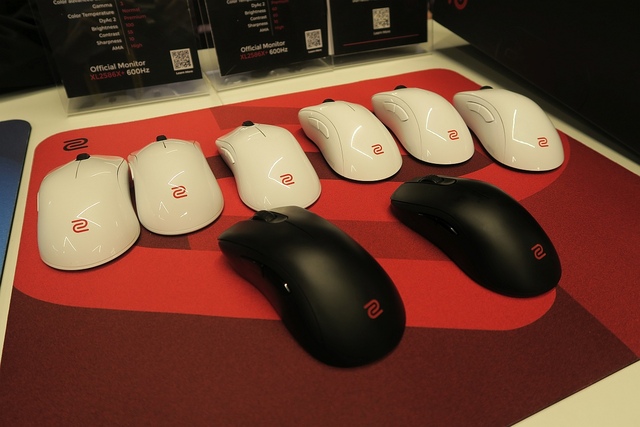 A Zowie 600 Hz-es gamer monitorain versenyeztek a budapesti CS2 Major torna résztvevői