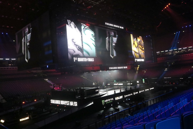 A Zowie 600 Hz-es gamer monitorain versenyeztek a budapesti CS2 Major torna résztvevői